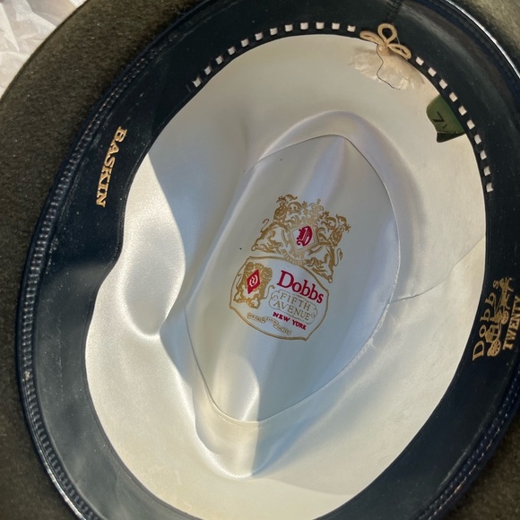 Vintage Dobbs Fifth Avenue Fedora Hat 7 1/8 – With Original Box & Feather - Picture 3 of 6